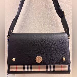 NWT Burberry: Note Leather & Vintage Check Crossbody Bag in Black